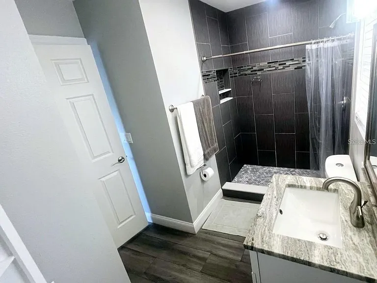 4803 Roush Ave #STUDIO — Photo 2