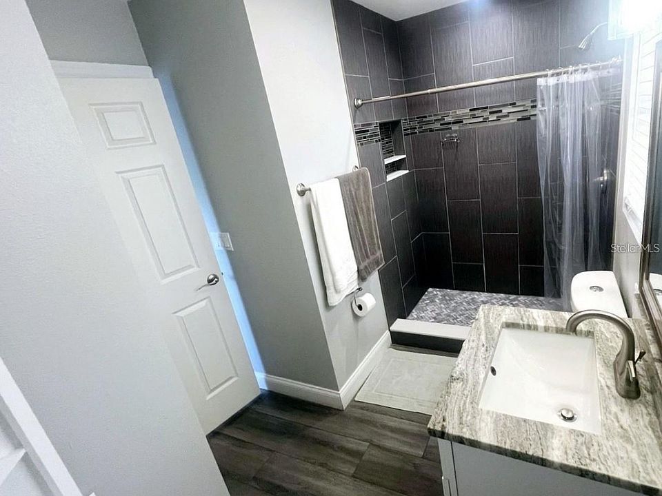 2nd image of 4803 Roush Ave