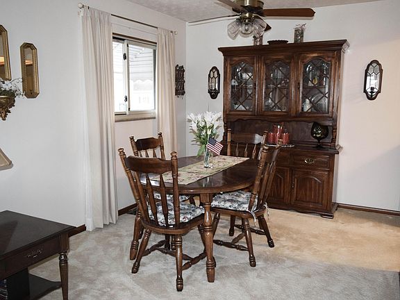 5th image of 131 Mariemont Dr N
