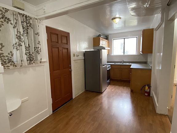 2nd image of 1718 Anza St