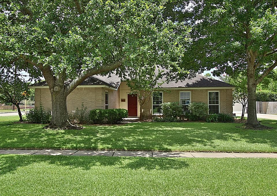 1st image of 8103 Town Creek Dr