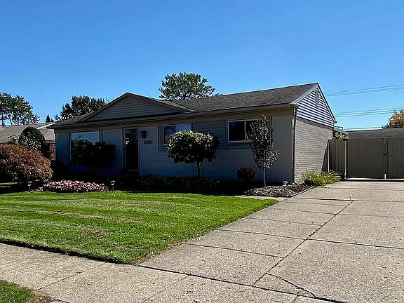 2nd image of 38091 Summers St