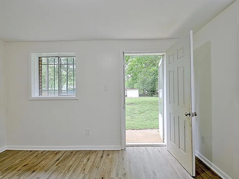 745 Anderson Dr — Photo 24