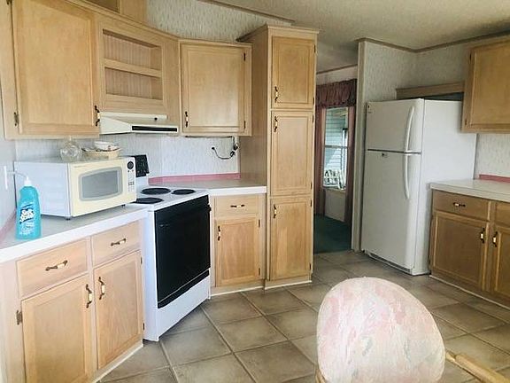 4th image of 25967 Cedar Hill Ct