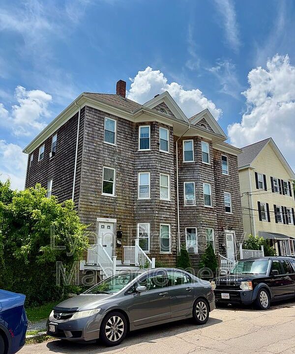 1st image of 106 Winsor St #1