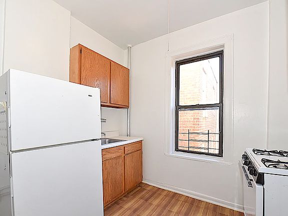 4th image of 3086 32nd St APT 8