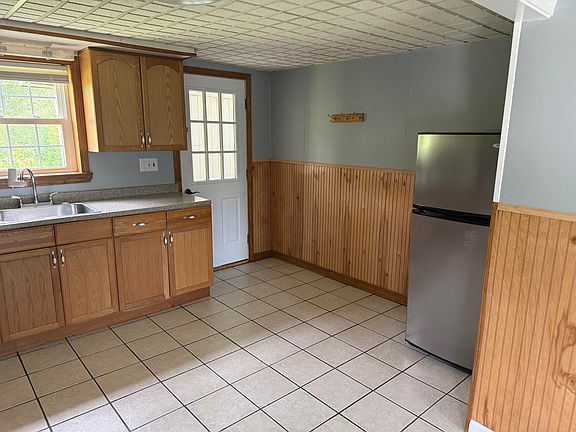 2nd image of 673 Mapleton Road