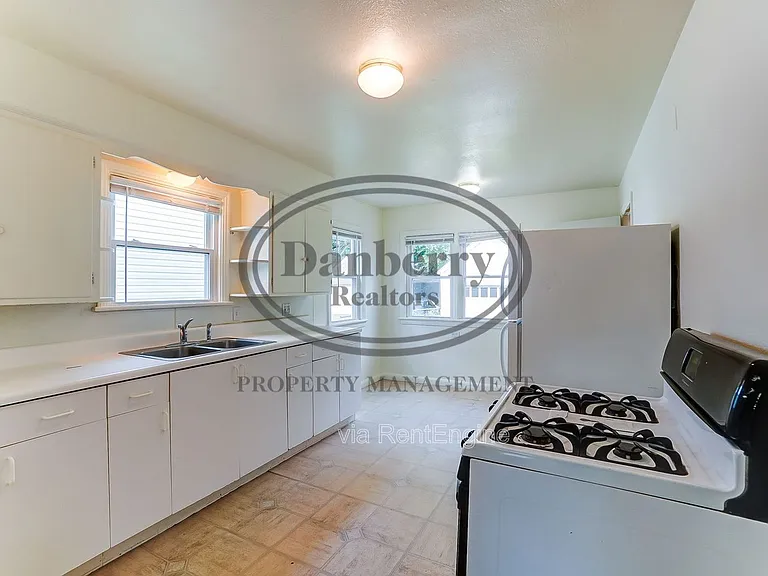 919 Brookley Blvd — Photo 6
