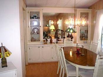 5th image of 720 Watersedge St