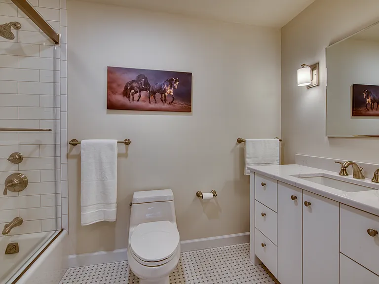 1611 Deerfield Rd — Photo 19