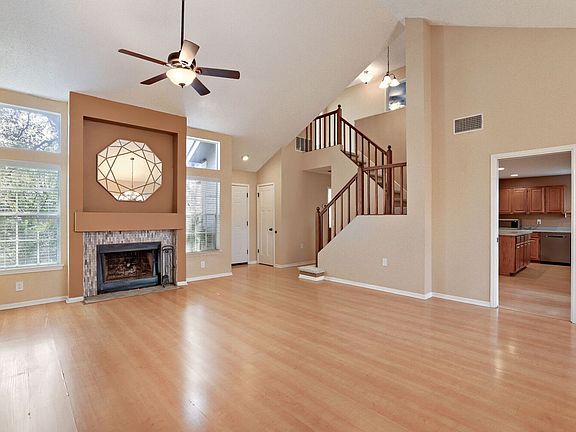 2nd image of 2427 Cedar Rdg