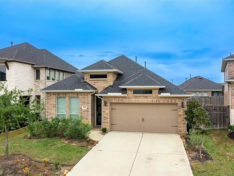 31410 Golden Cliffs Ln — Photo 2
