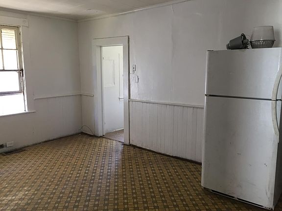 5th image of 705 Paxton St