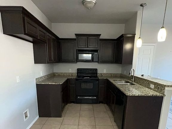 3rd image of 710 NE 20th Ter