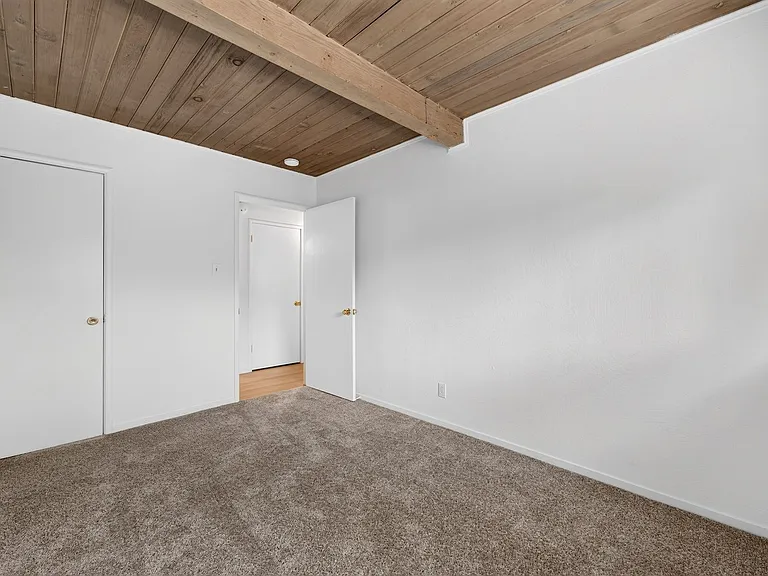 3100 Hacienda Dr — Photo 20
