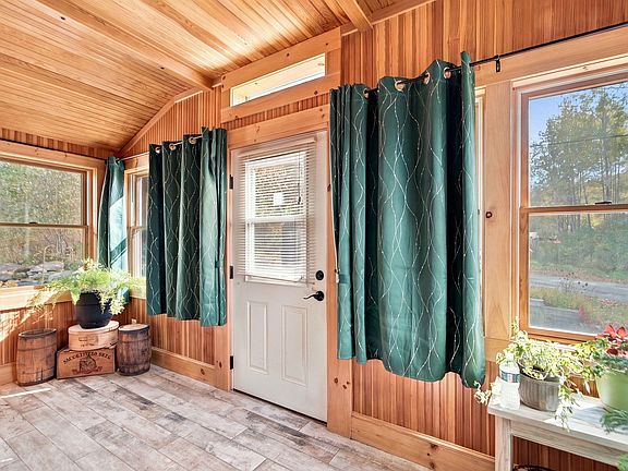 5th image of 611 Beaver Meadow Road