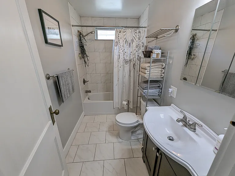 1800 Storrs Ave — Photo 12
