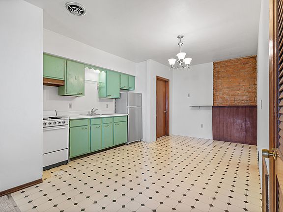 5th image of 617 Bellefonte St APT 1