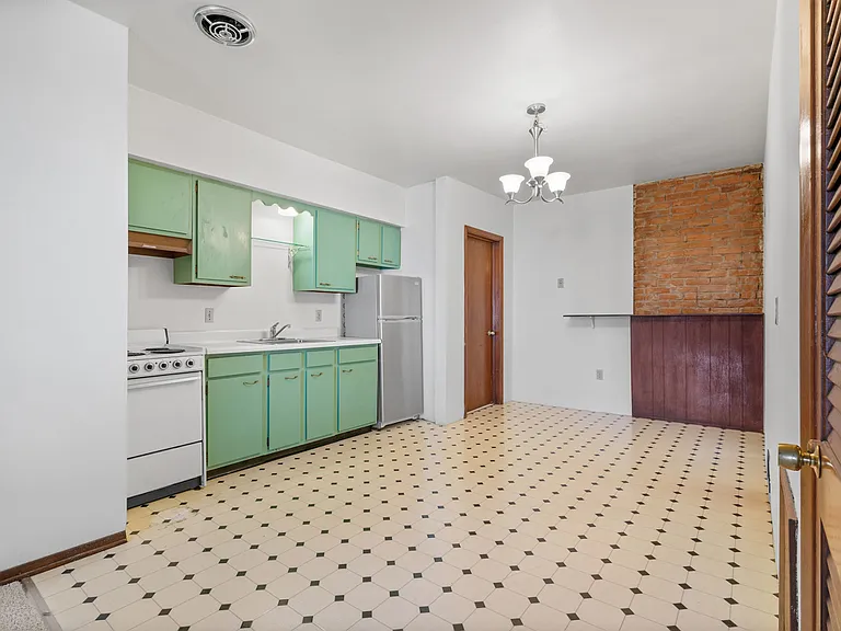 617 Bellefonte St #1 — Photo 5
