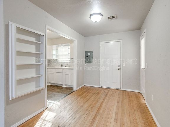 5th image of 10 SE Grand Blvd