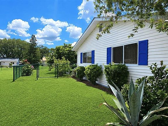 4th image of 10957 SW 79TH TERRACE