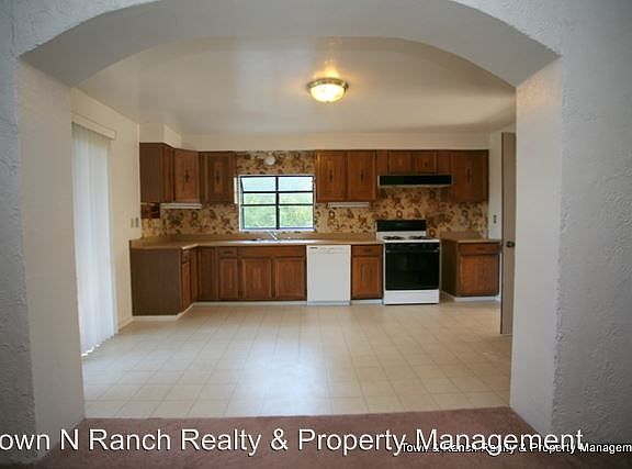 4th image of 11376 Oak Creek Dr