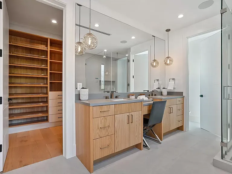 4425 Morse Ave — Photo 60