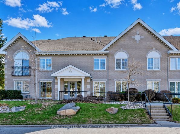 51 Robson Ct #2B, Ottawa, ON K2K 2W1