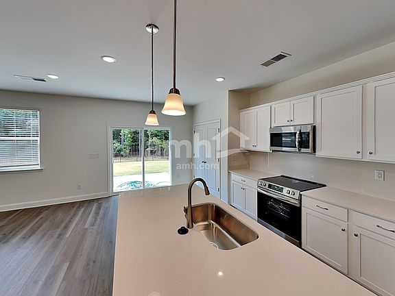 3rd image of 6043 Rosemore Ln