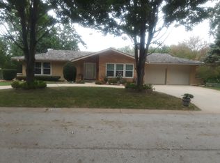 14500 E Berkshire Dr, Independence, MO 64055