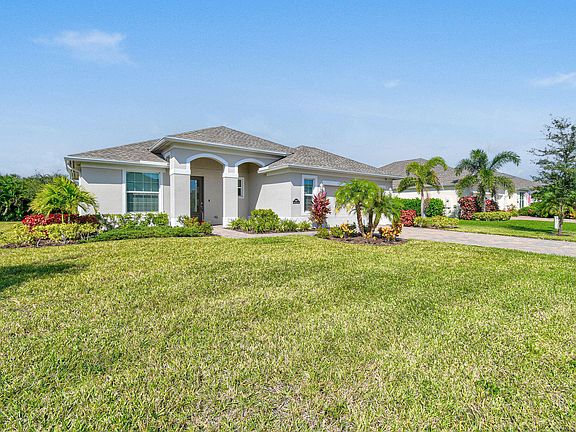 3rd image of 8365 Summer Lake Drive