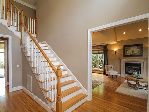 3rd image of 8096 Waterford Dr