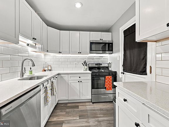 3rd image of 544 Edgewood Ave