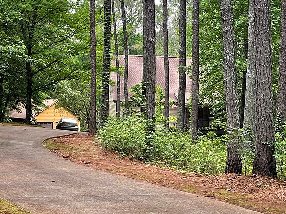 3rd image of 100 Nugget Rd