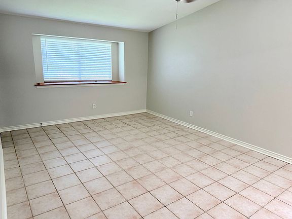 4th image of 534 Glenvale Dr