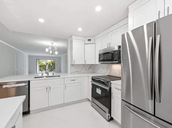 2006 Granada Drive #M3, Coconut Creek, FL 33066