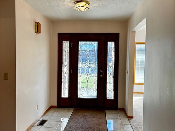 4th image of 1142 Fairview Ave