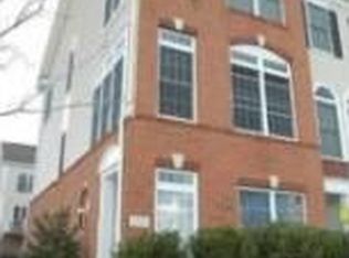 25033 Riding Center Dr, Chantilly, VA 20152