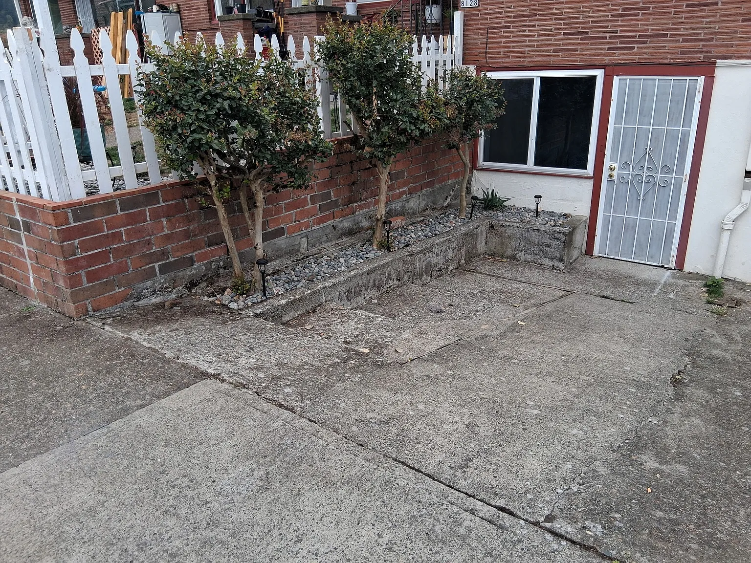 2 bed, 1000 sqft, $1,800 — Photo 1