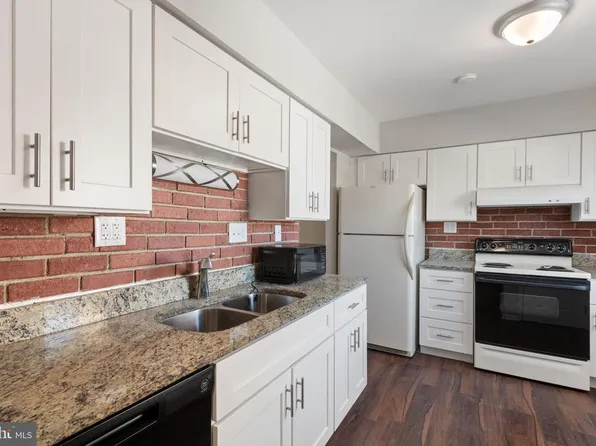 37 Bristol Ct, Stafford, VA 22556