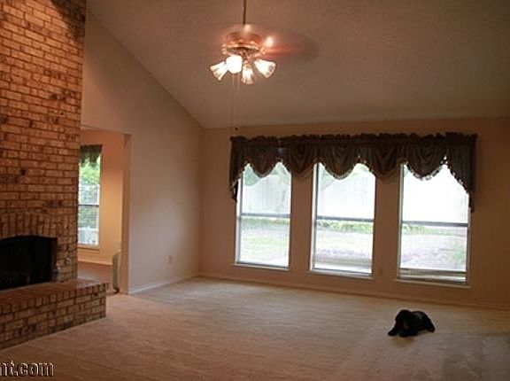 3rd image of 3314 Graybar Dr