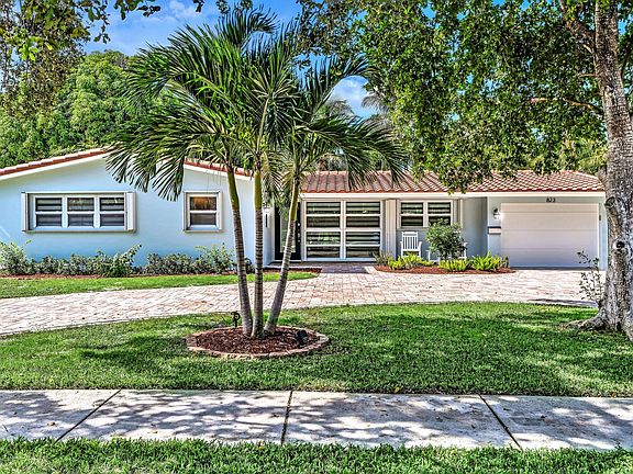2nd image of 823 SE 12th Avenue