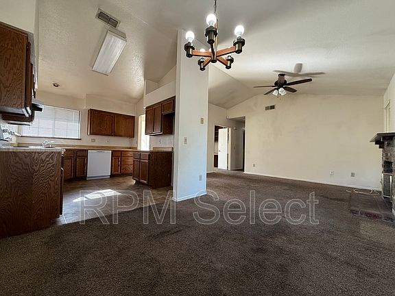 4th image of 10 Gertz Ct