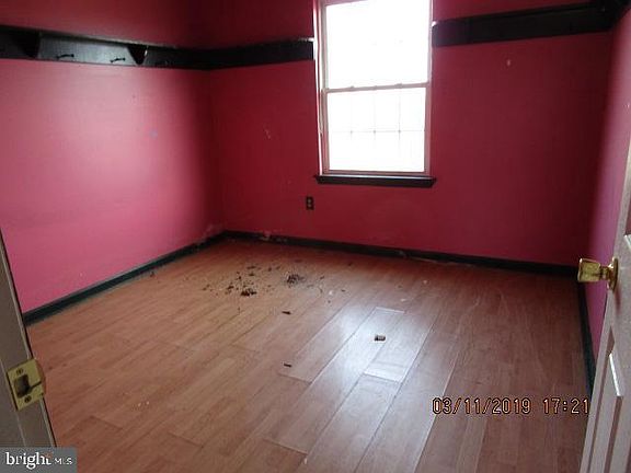 5th image of 300 Overlook Dr
