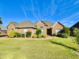 392 Summit Dr, Medina, TN 38355