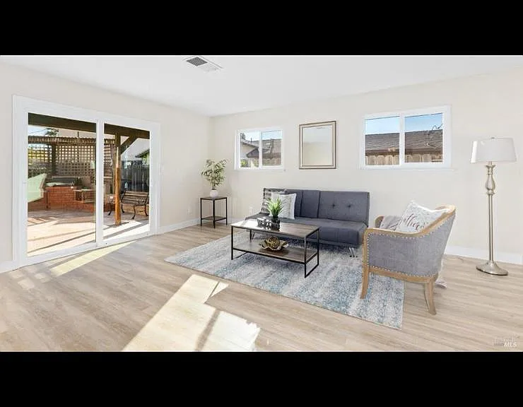 2207 Dover Ave — Photo 12