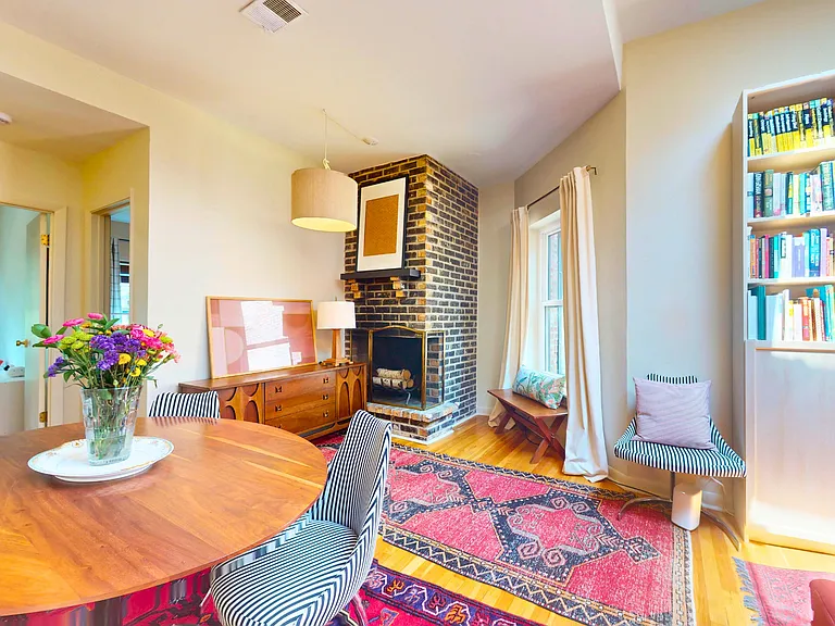 2947 N Sheffield Ave #3 — Photo 3