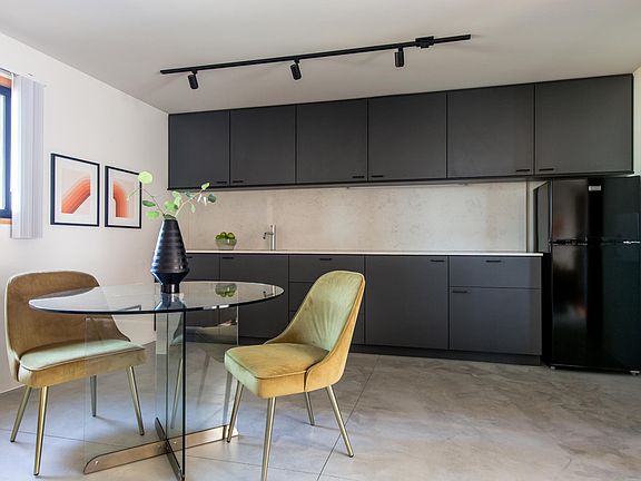 4th image of 2305 University Ave #302