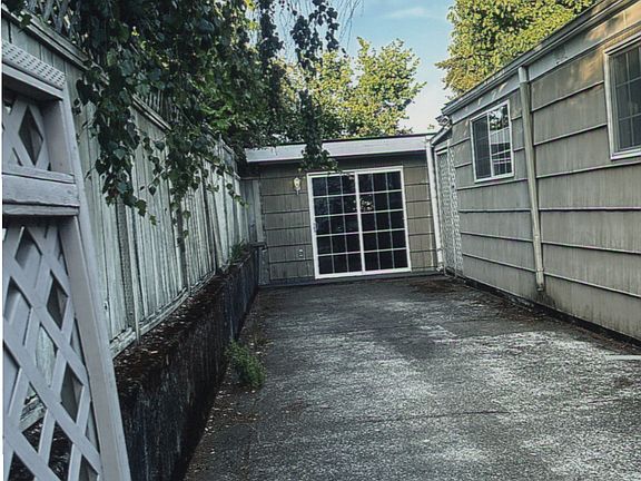 2nd image of 8812 Interlake Ave N