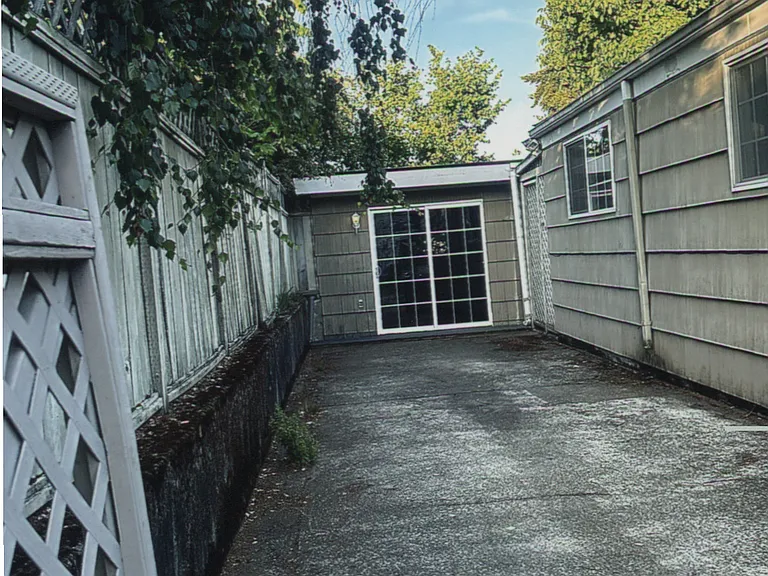 8812 Interlake Ave N — Photo 2